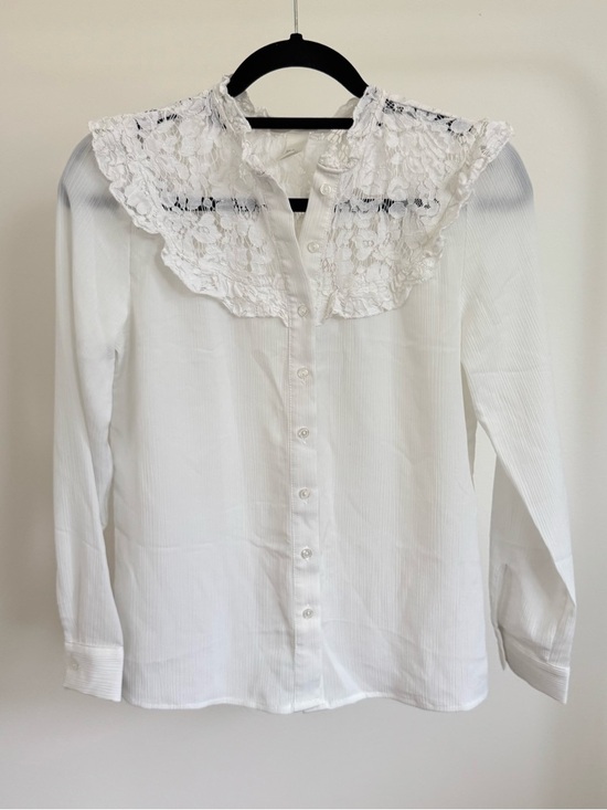 H&M Tops - H&M White Lace-Collar Button Down Shirt